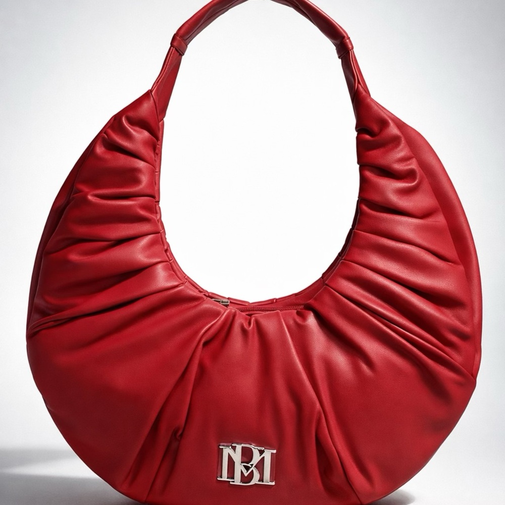 🎄Perfect Christmas gift Red BADGLEY MISCHKA Shoulder bag-NWT🎄